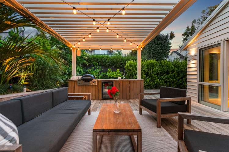 2/1 Gray Crescent Torbay_10