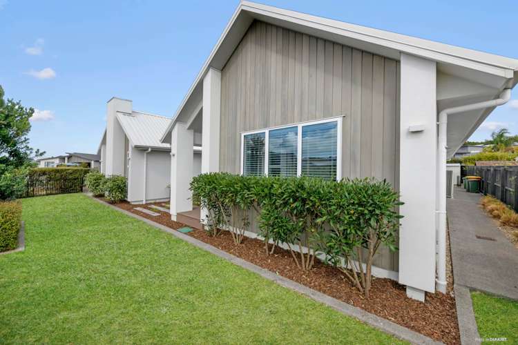 1 Lydiard Place Beachlands_17