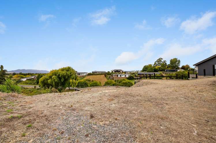 8 Lake View Place Fairhall_10