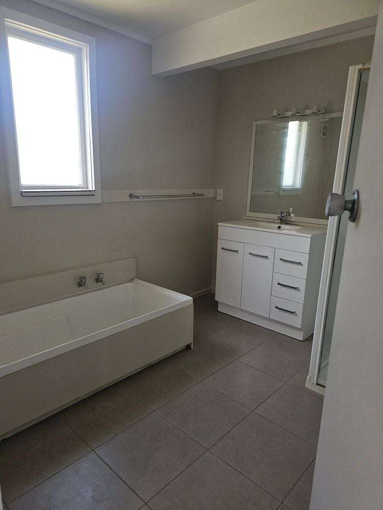 65 Ernie Pinches Street Wesley_9