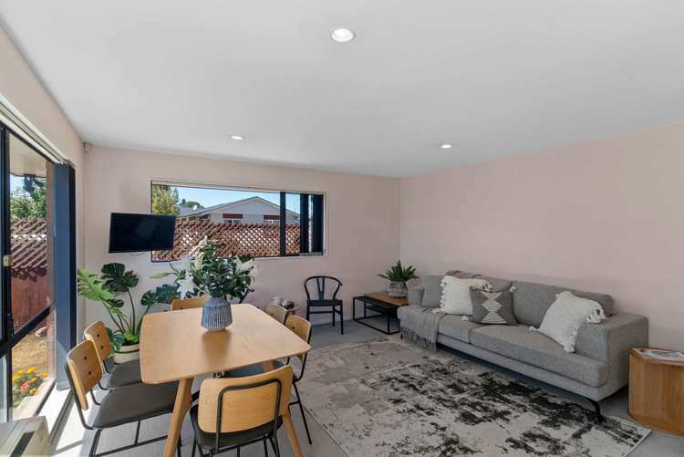 2/12 Carlsen Street Burwood_6