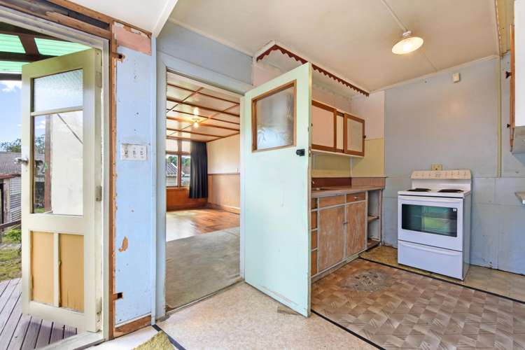 6 Emano Street Toi Toi_3