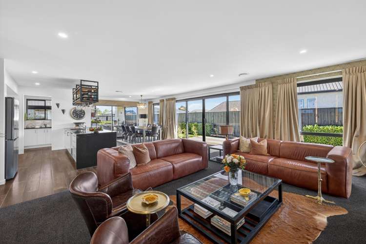 56 Carnaveron Drive Lincoln_18