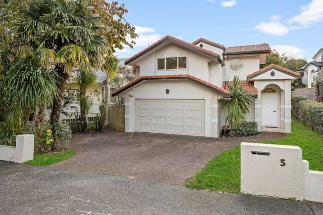 Timeless Elegance in DGZ – Must Be Sold!