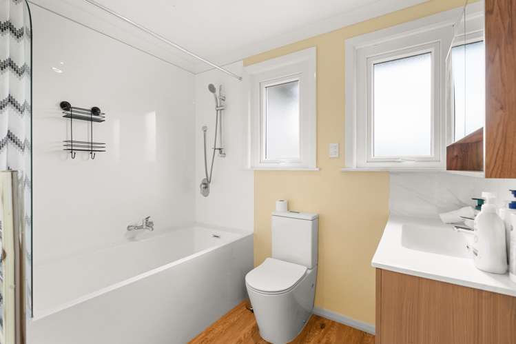 367 Ilam Road Bryndwr_10