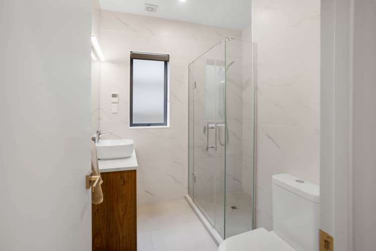 58 Lime Hill Rise Flat Bush_15