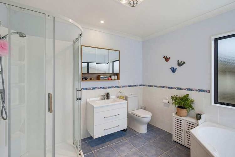 166 Milne Drive Paraparaumu_27