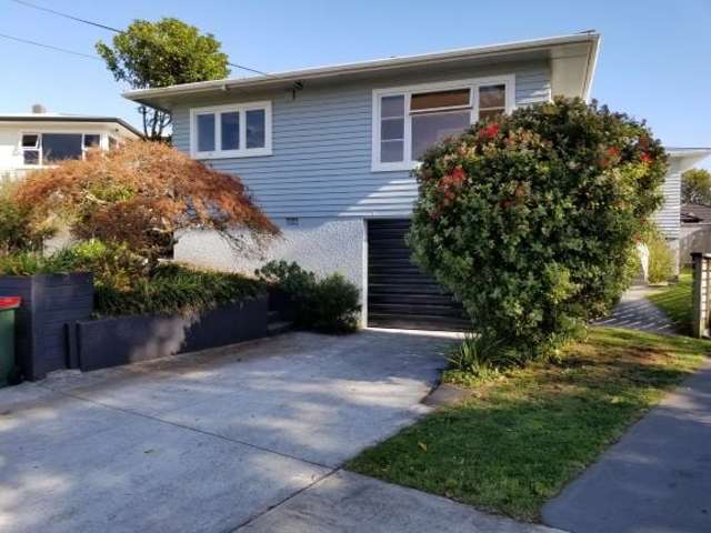 Sunny home in convenient location