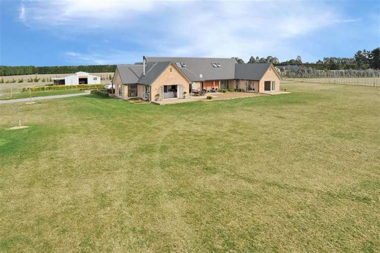 2195 South Eyre Road West Eyreton_36