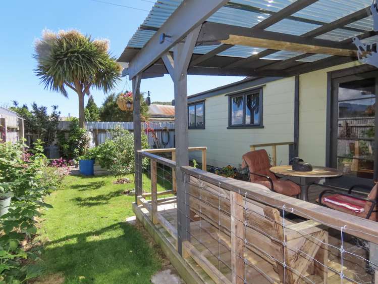 69 Shiel Street Reefton_15