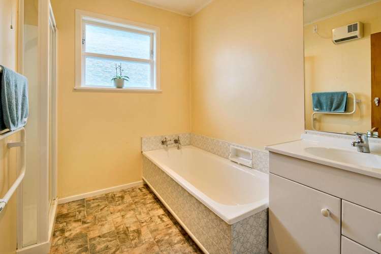 16 Clematis Grove Maungaraki_13