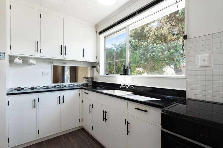 1/19 Yarrow Place Papakowhai_11