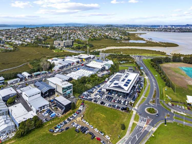 65 Barrys Point Road Takapuna_12