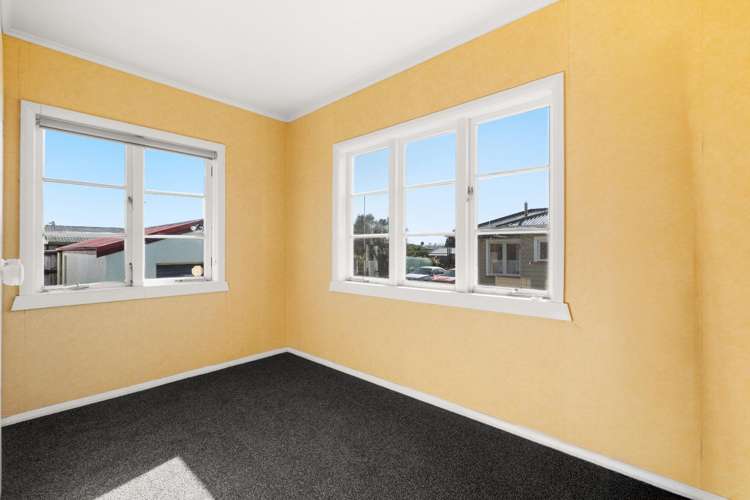 276 Pakura Street 11385_12