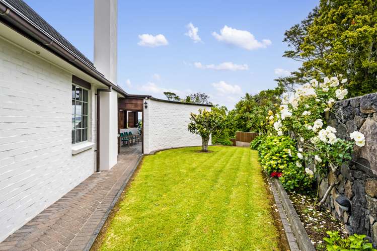 8 Lilac Grove Hillsborough_32