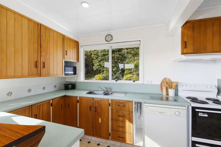 39 Tweed Road Papakowhai_10