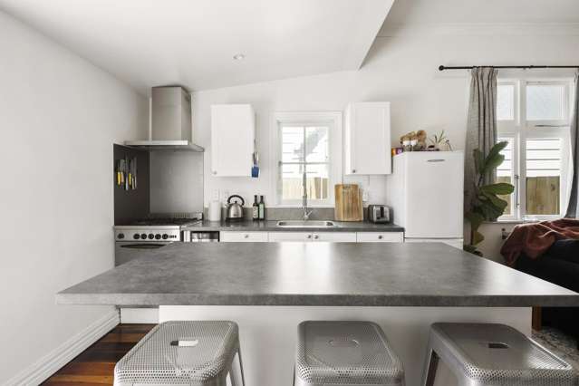 109 Onepu Road Lyall Bay_4