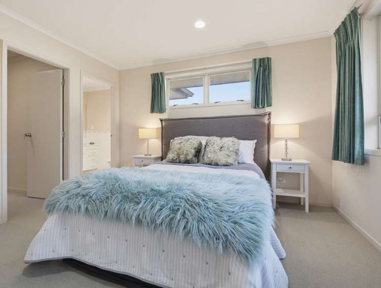 8 Montrose Place Pyes Pa_22