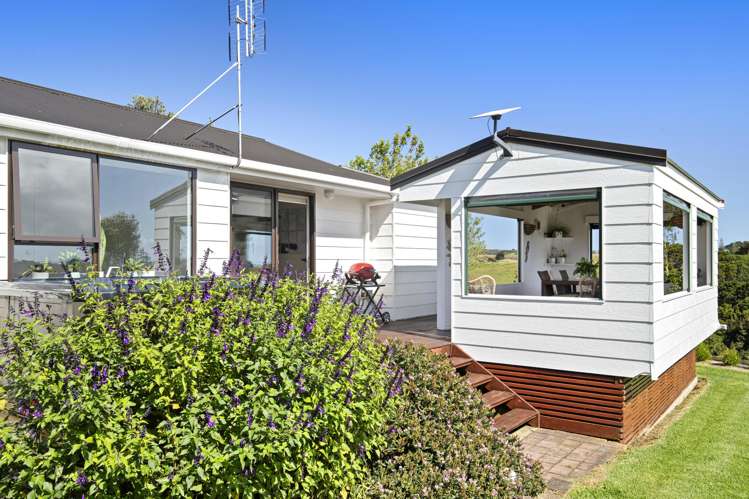 1124 Awhitu Road Waiuku_14