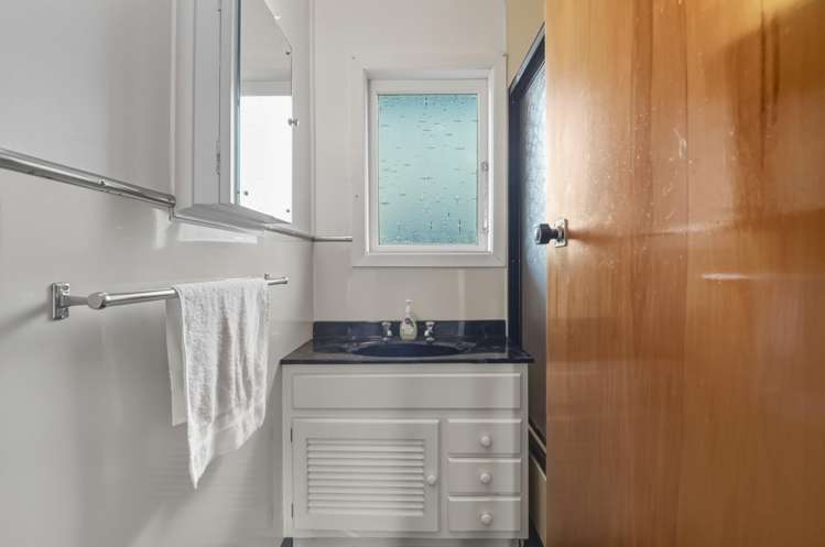 2 Toru Street Te Atatu Peninsula_16