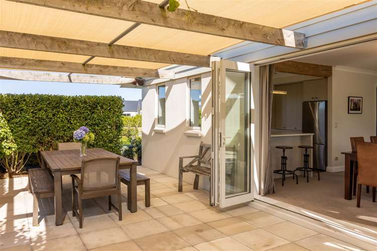 76 Carnaveron Drive Lincoln_19