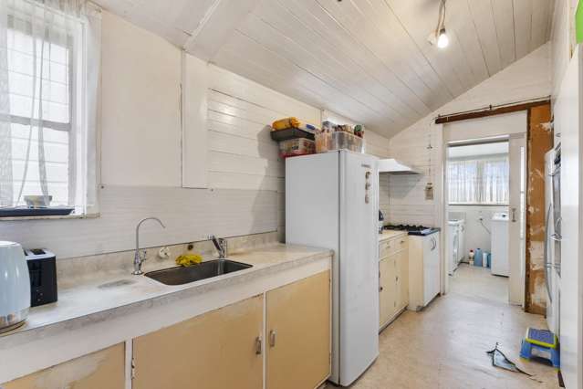 26 Charlotte Avenue Brooklyn_4