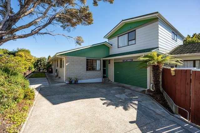 Spacious Family Living in a Prime Stoke Location