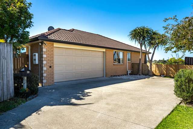 Water Views! Standalone Beauty in Quiet Suburb