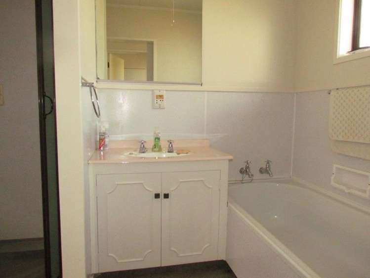 82 Newcastle Street Clyde_12