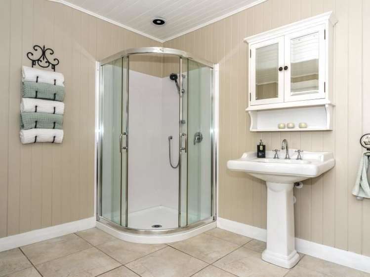 109 Iranui Road Inner Kaiti_11