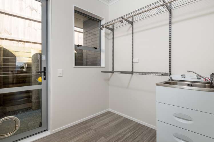 86 Mackay Drive Greenhithe_20