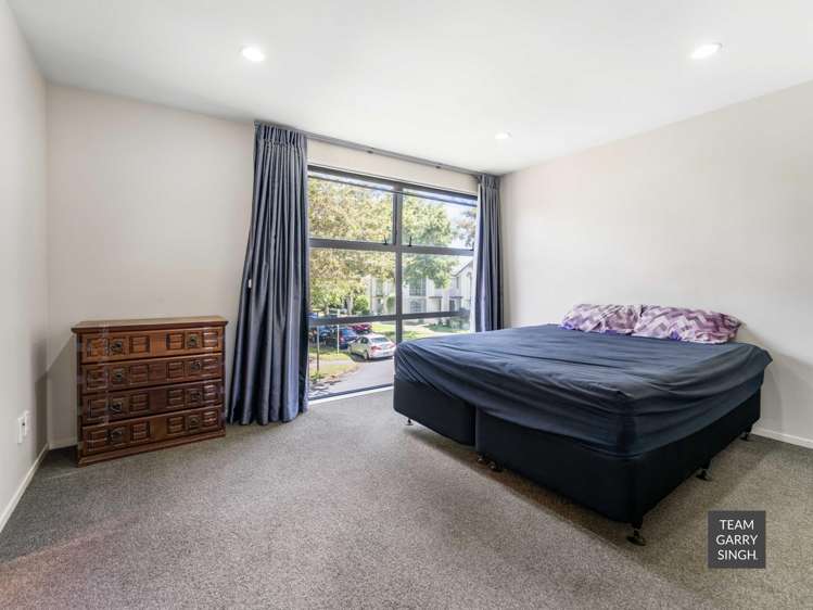 30 Phar Lap Crescent Takanini_11