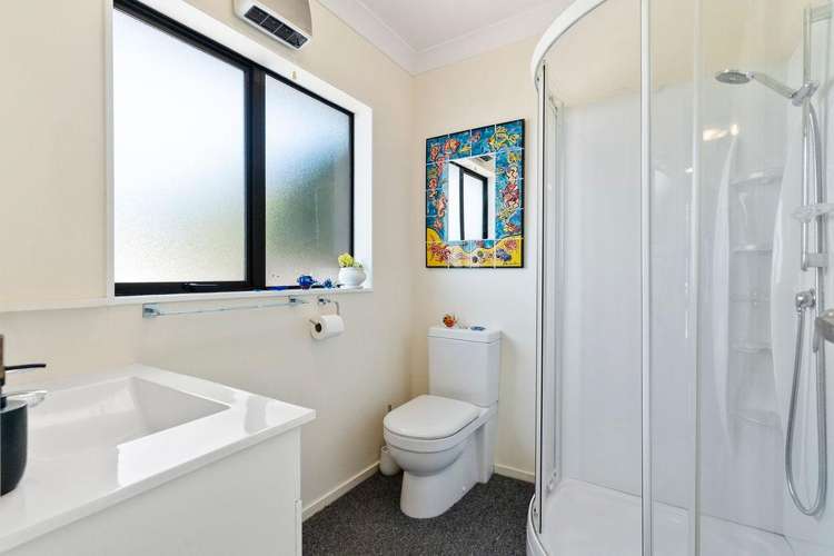 99 Lincoln Road Carterton_19