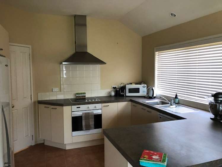 4 George Deane Place Greenhithe_5