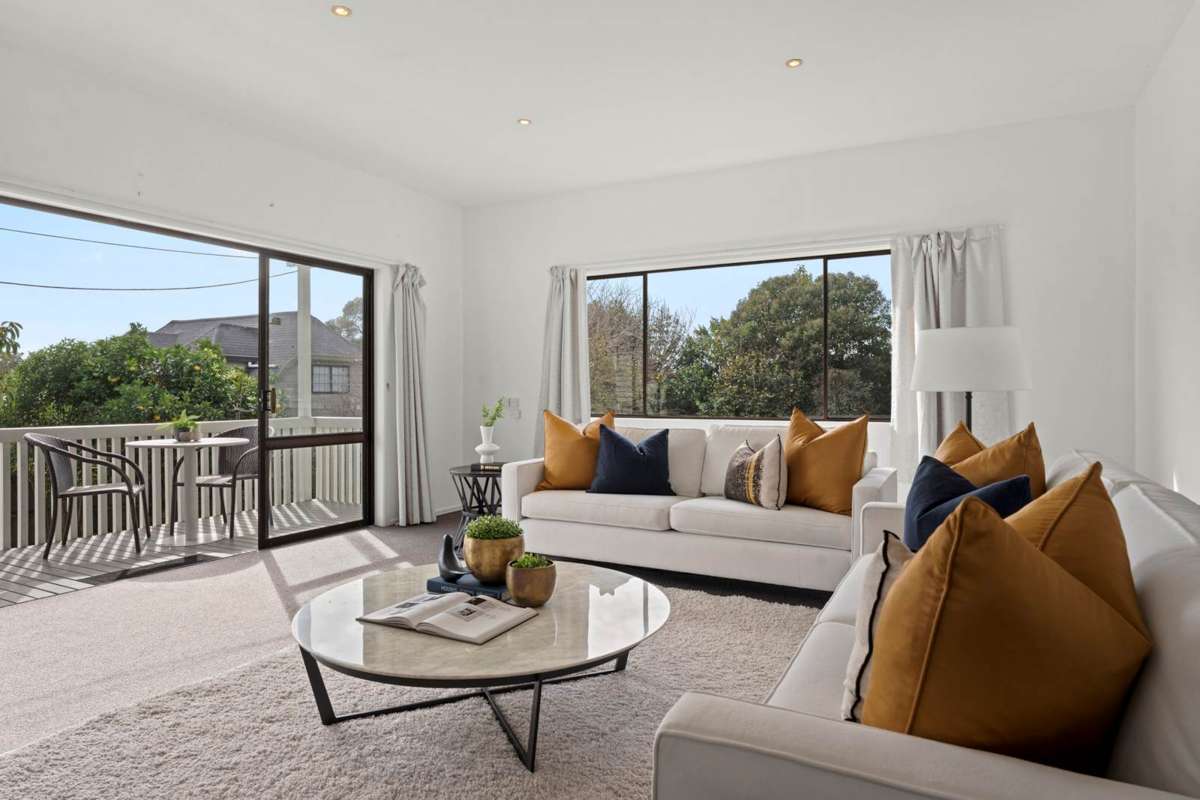 21 Waiatarua Road_4