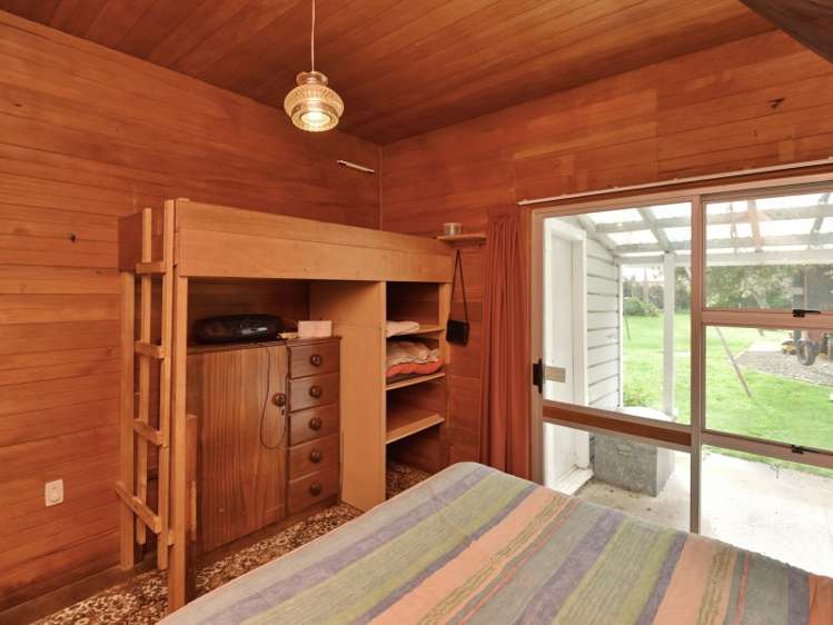 77 Pacific Drive Southbridge_5