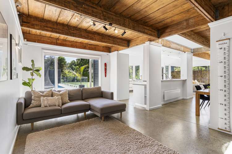 890 Beach Road Waiake_10