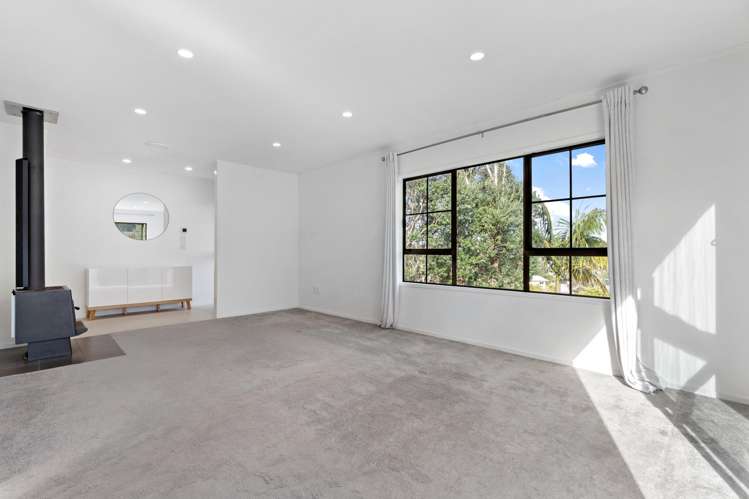 1/11 Jenanne Place Totara Vale_8