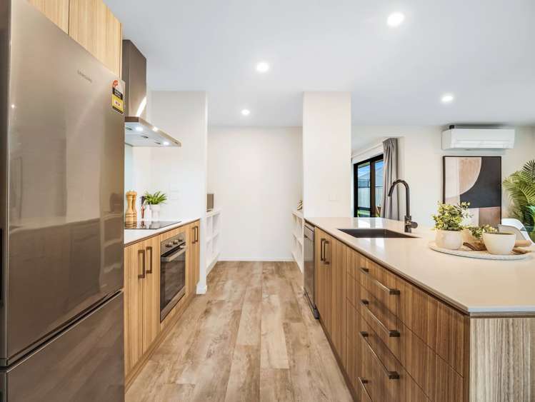 160 Faringdon Boulevard Rolleston_3