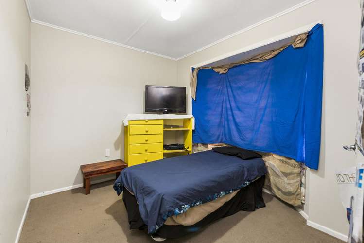 16 Richan Street Glenview_9