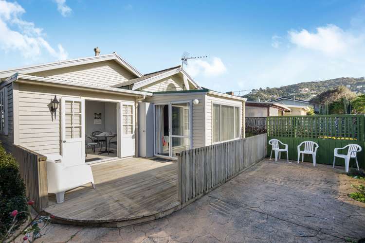 104 Apu Crescent Lyall Bay_21