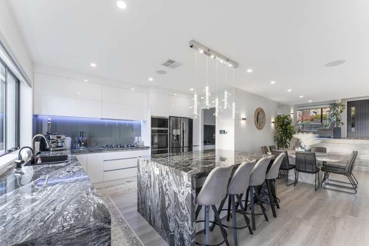 13 Michael Richard Place_5