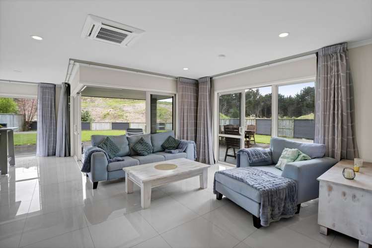 79 Links Drive Waiwhakaiho_12
