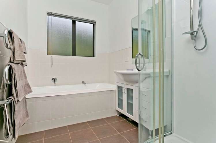 20 Thomas Hamer Place Greenhithe_8