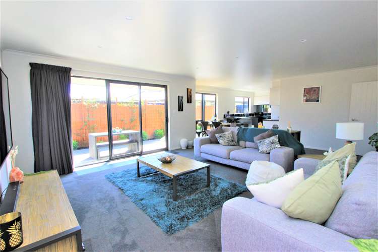 30 Spitfire Drive Burleigh_5