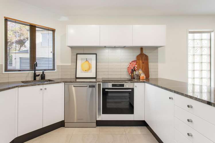 2/28 Derby Street_4