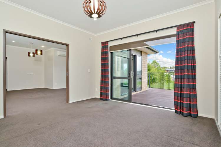 22 Pointon Glade Grandview Heights_9