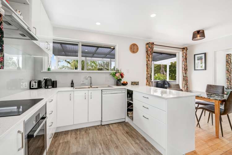 1 Poplar Road Stanmore Bay_8