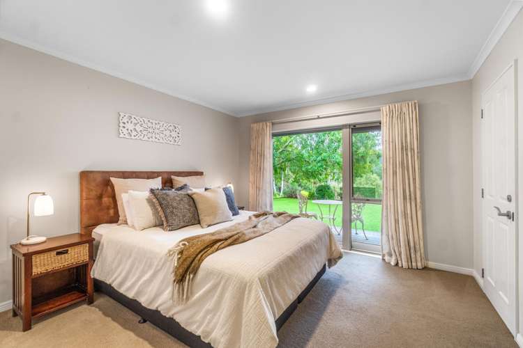 37 Hardens Lane Paremoremo_16