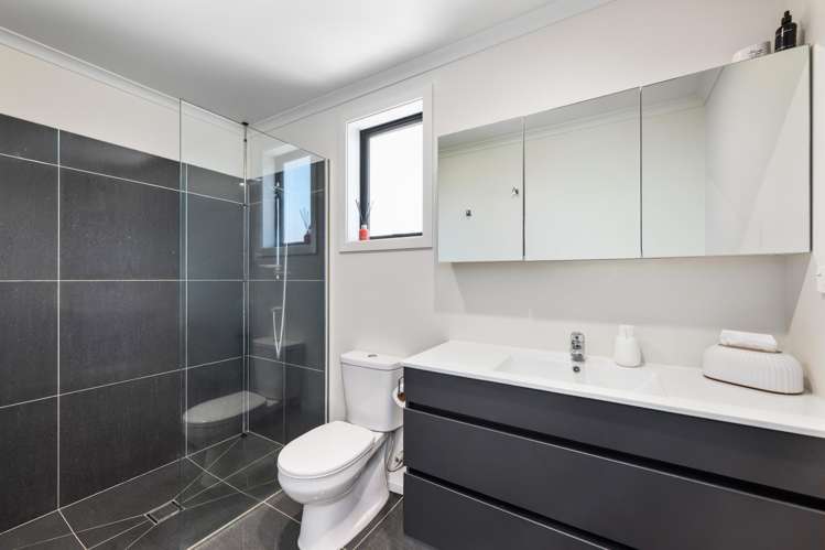 31 Corsair Crescent Burleigh_17